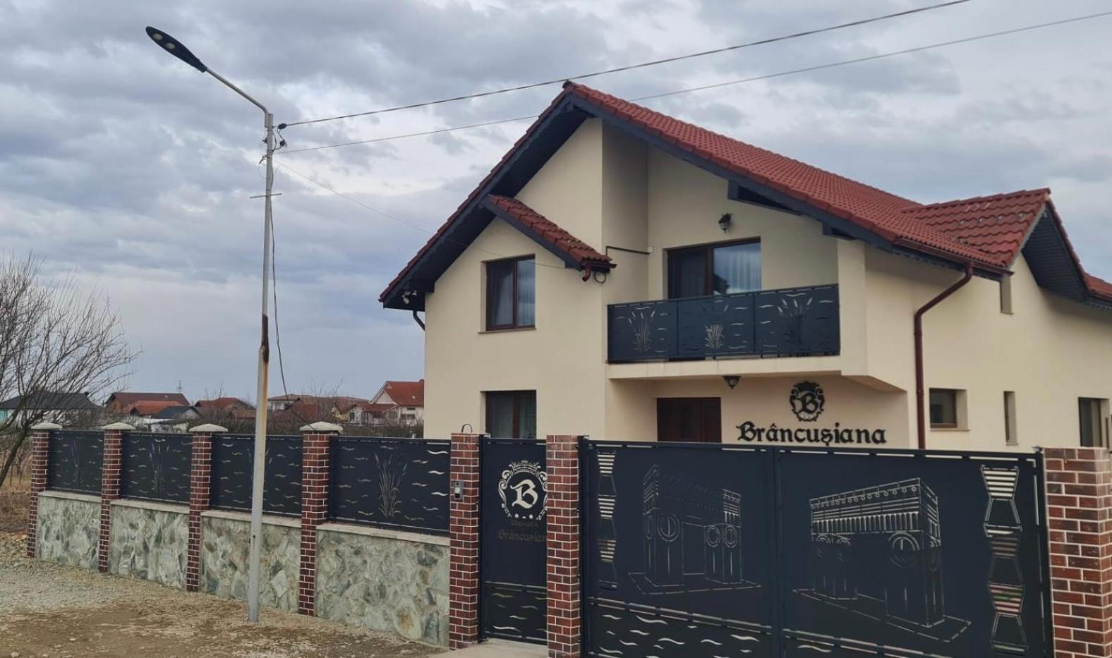 Casa Brancusiana Apartment Targu Jiu Exterior photo